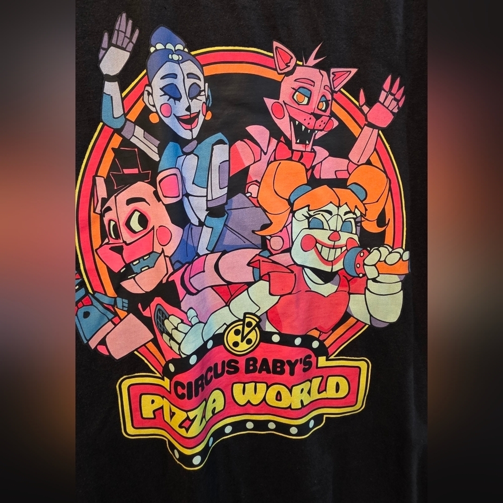 437 NWT Five Nights at Freddy's "Circus Baby's Pizza World" T-Shirt M - Picture 3 of 8